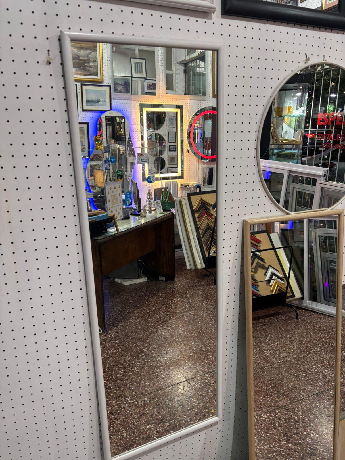 Espejo Bombé con Marco de Madera Color Blanco Colgante 120x40 cm